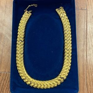 Jackie Kennedy thick gold necklace